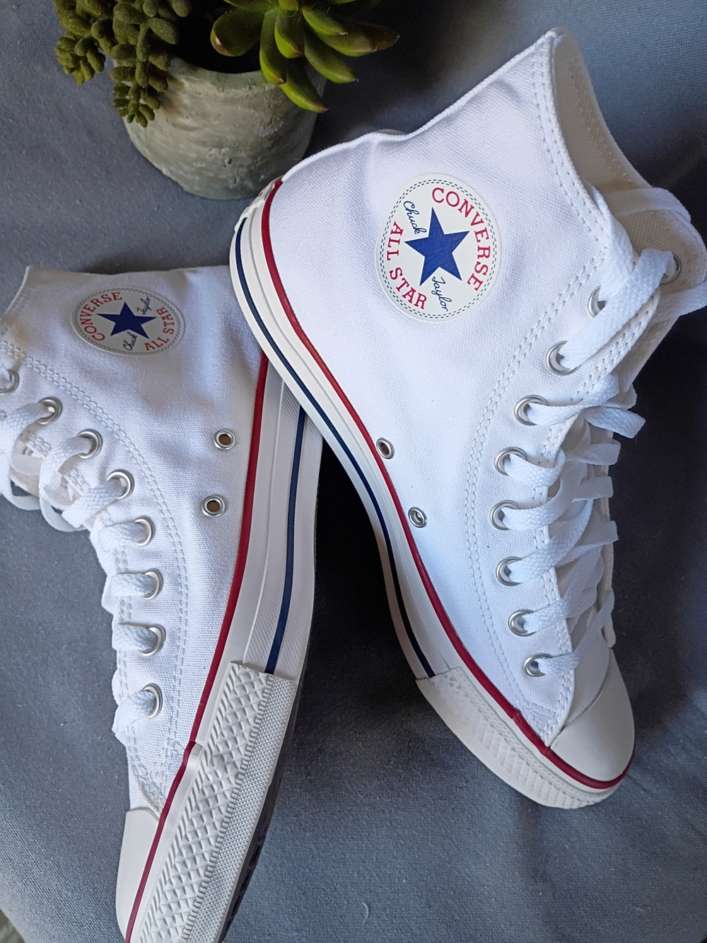 Converse Chuck Taylor All Star Classic Men's High Top White Sneakers -Size 8.5 - Picture 9 of 10